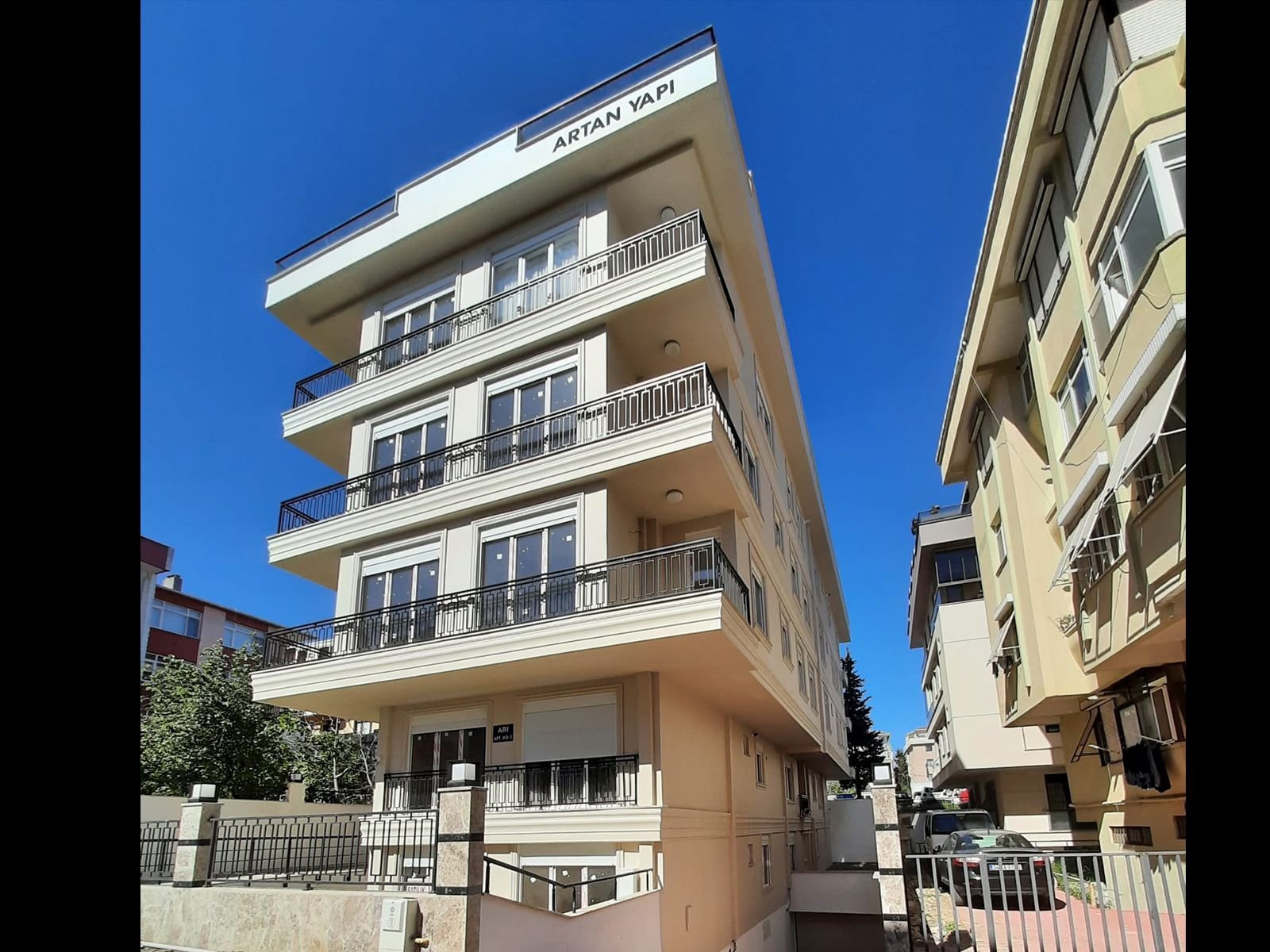 Arı Apartmanı — 