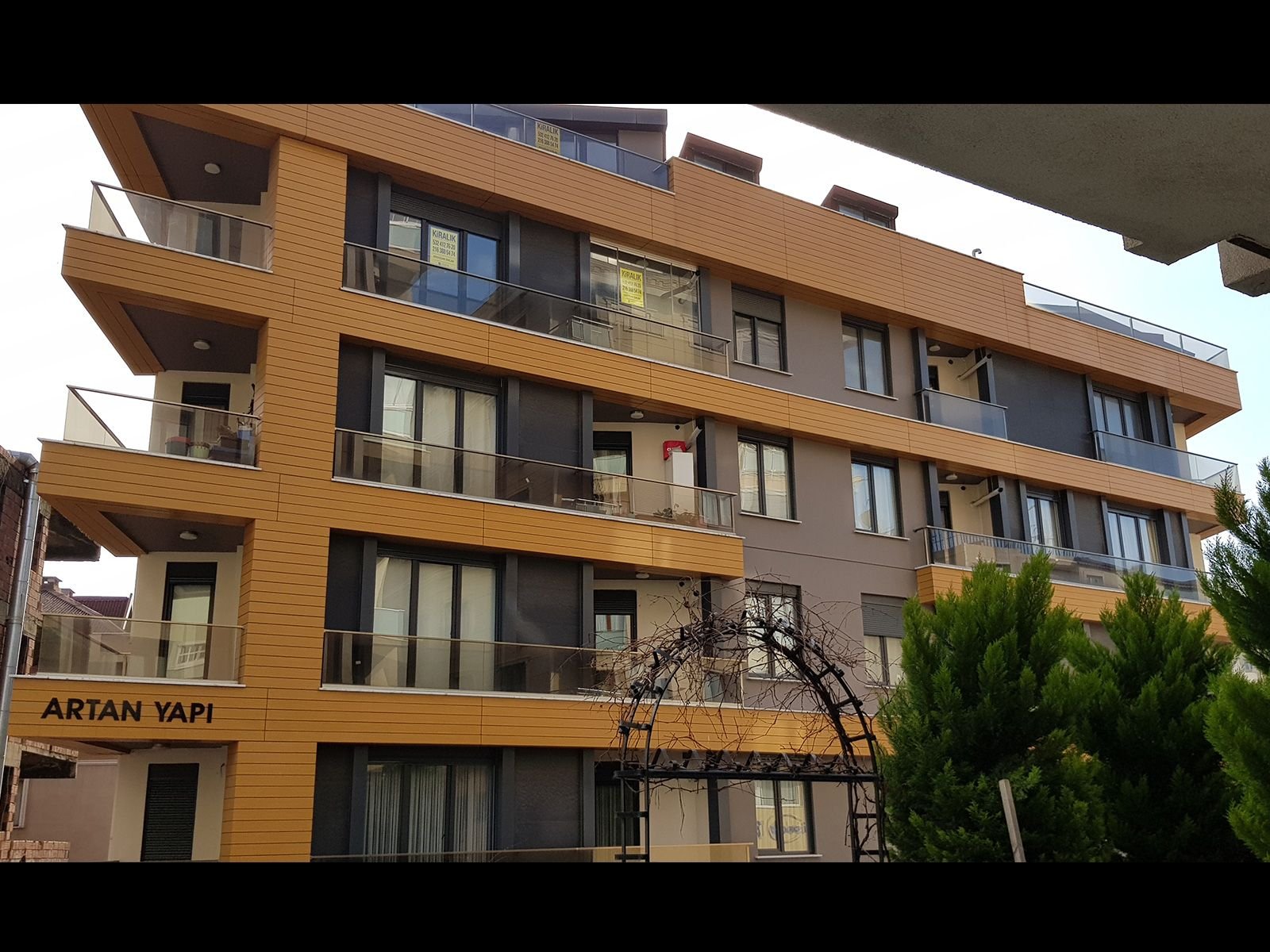 Hayırlı-berk Apartmanı — 