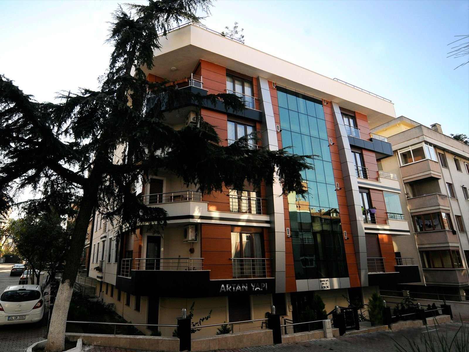 Hüsnübey & Afrasyap Apartmanı — 