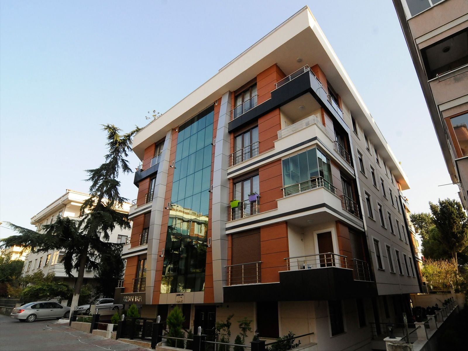Hüsnübey & Afrasyap Apartmanı — 