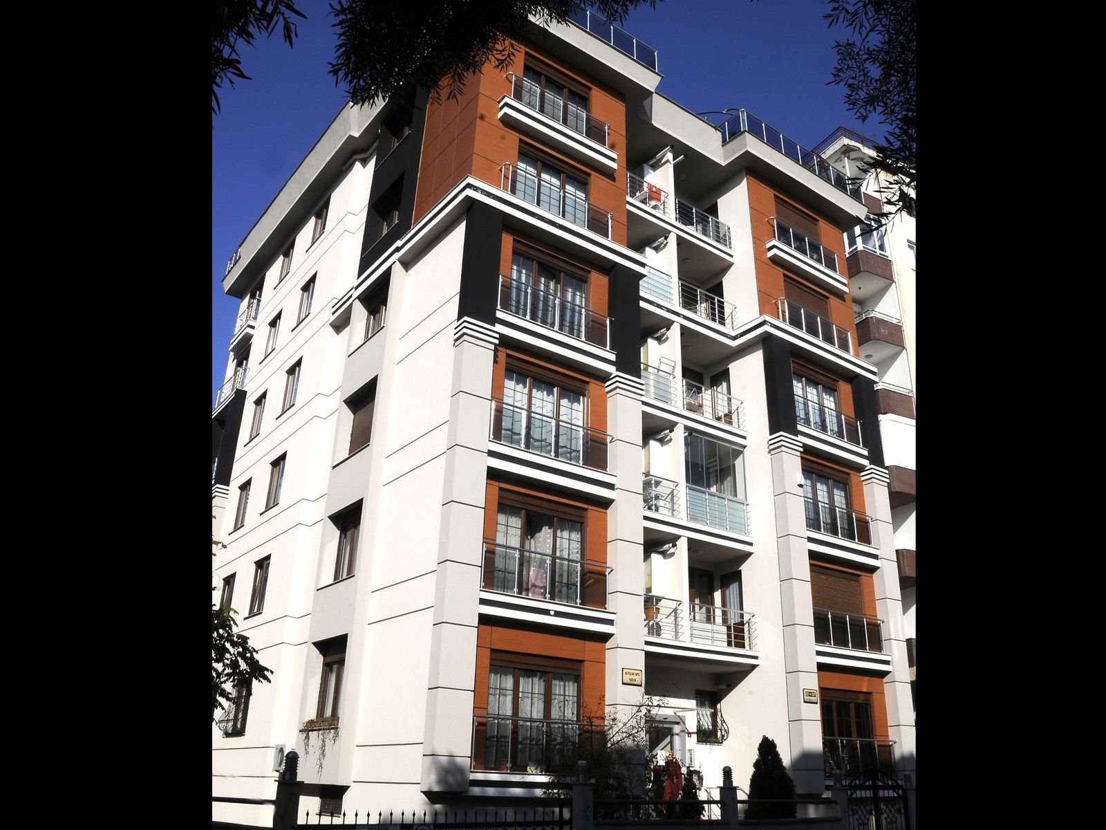 Kutluay Apartmanı — 