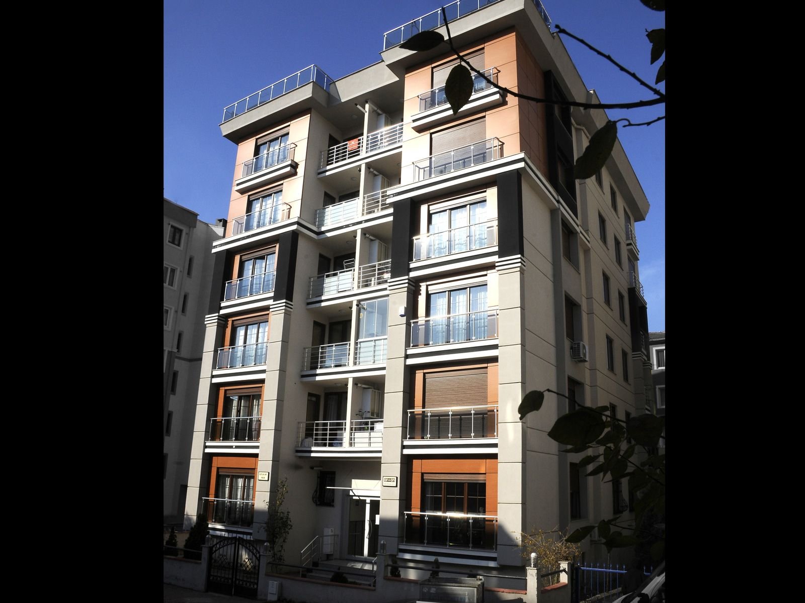 Kutluay Apartmanı — 