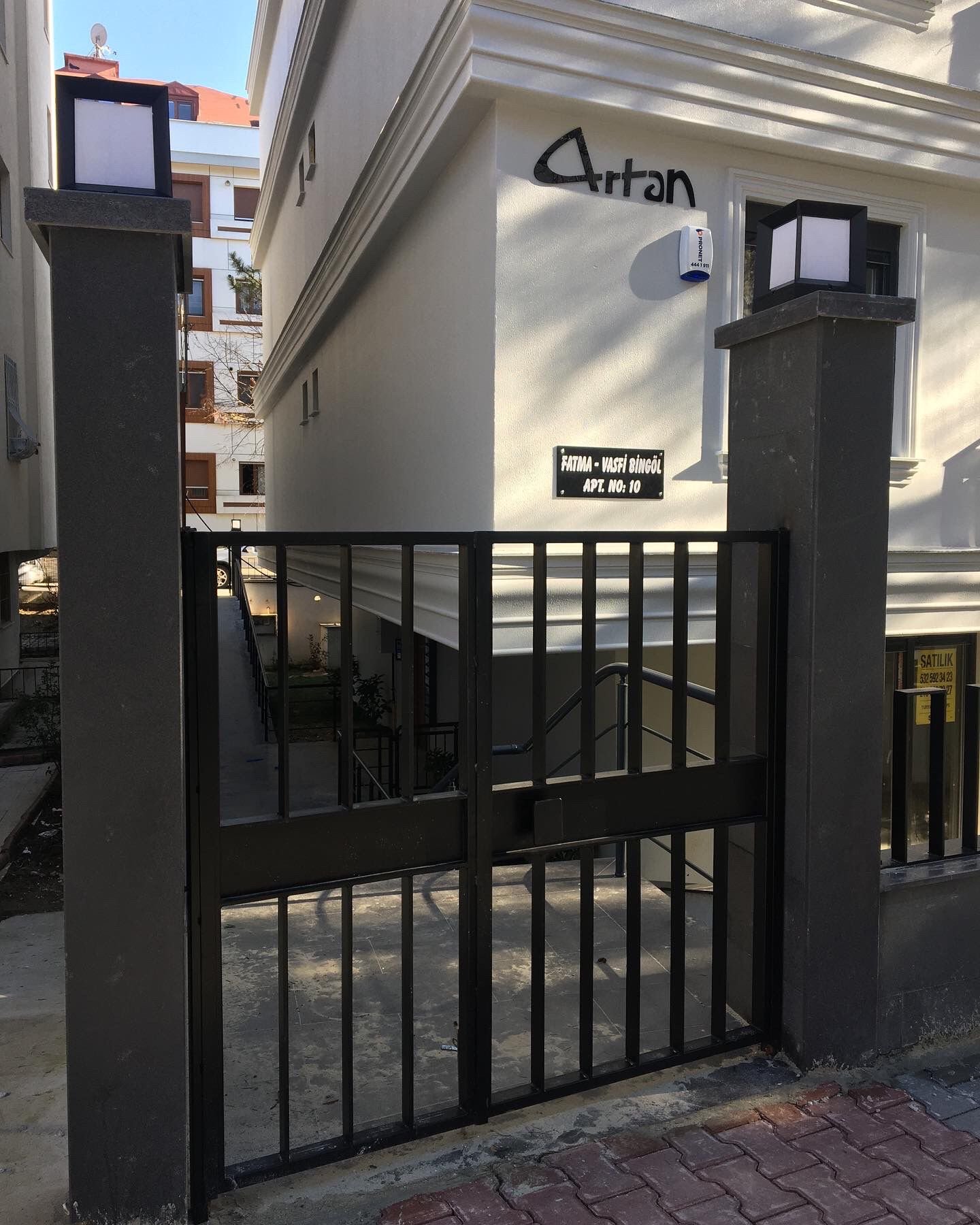 Öğretmen Vasfi Fatma Bingöl Apartmanı — 