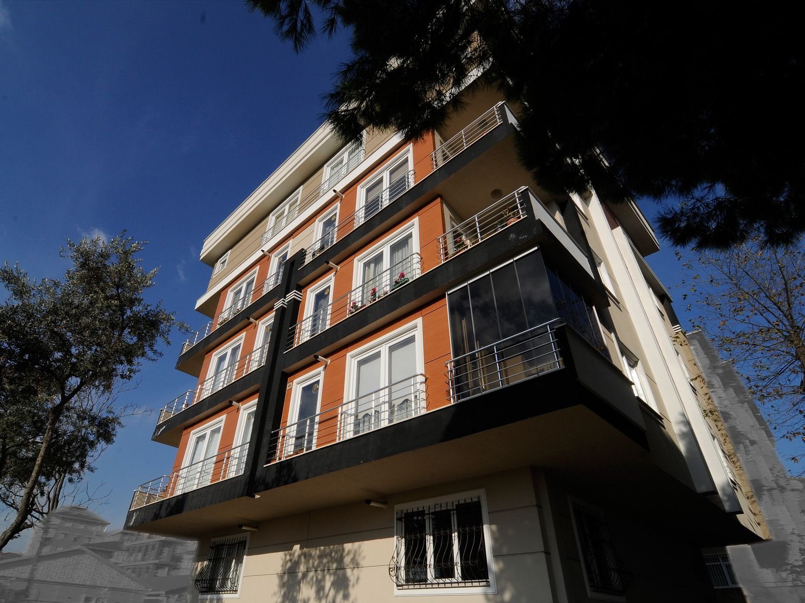 Sezer Apartmanı — 