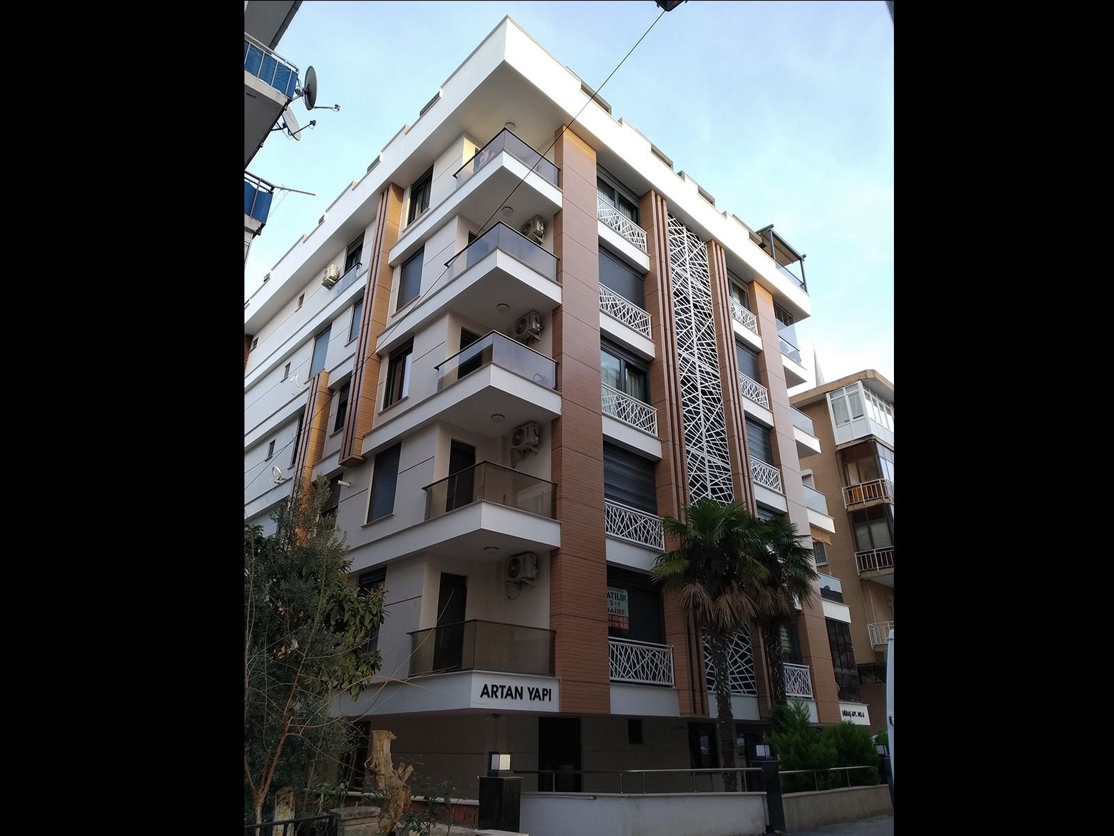Uğraş Apartmanı — 