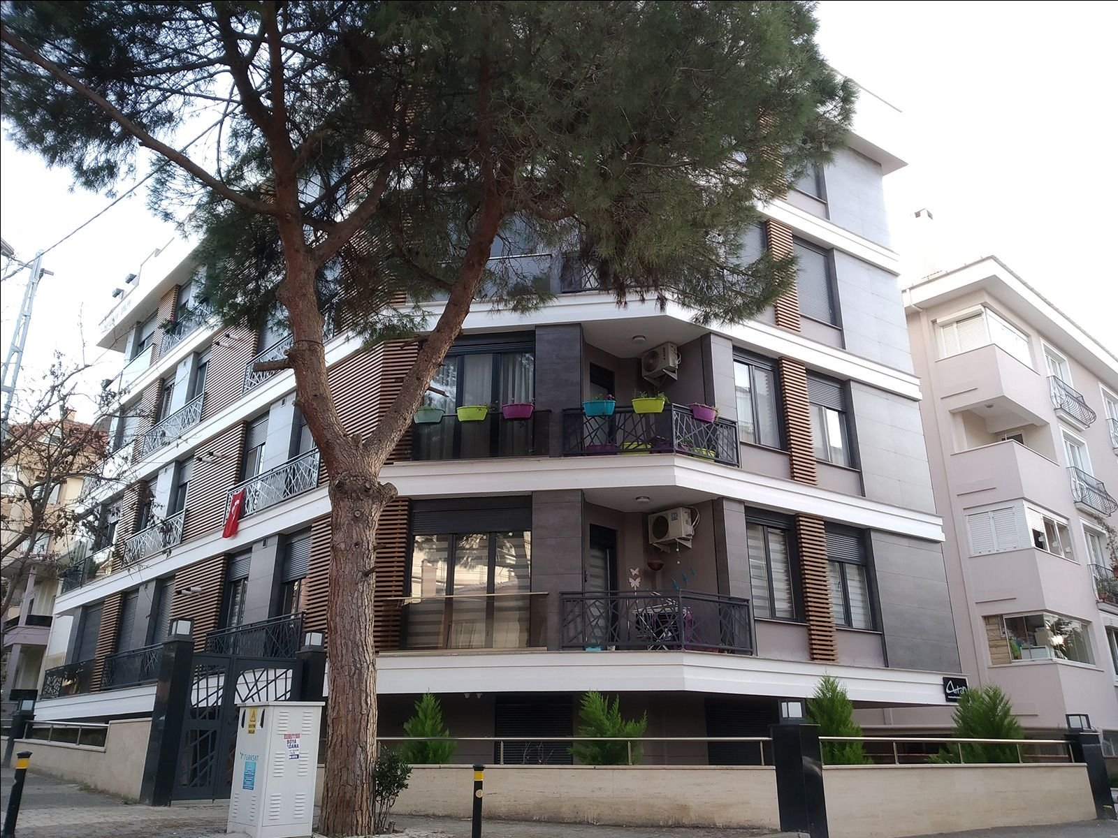 Ünal Apartmanı — 