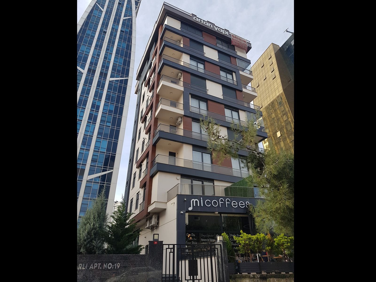 Varlı Apartmanı — 